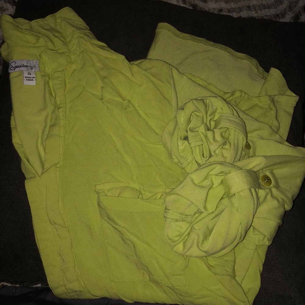 Speechless lime green top